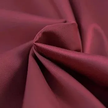 Rode gesatineerde rekbare katoen van La Maison Victor